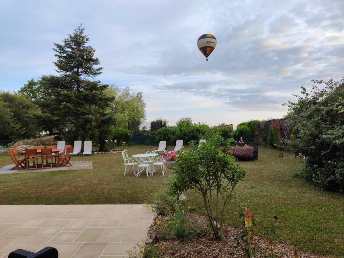 La Maison Genevier - Chambre Doreline Montreuil-en-Touraine Экстерьер фото